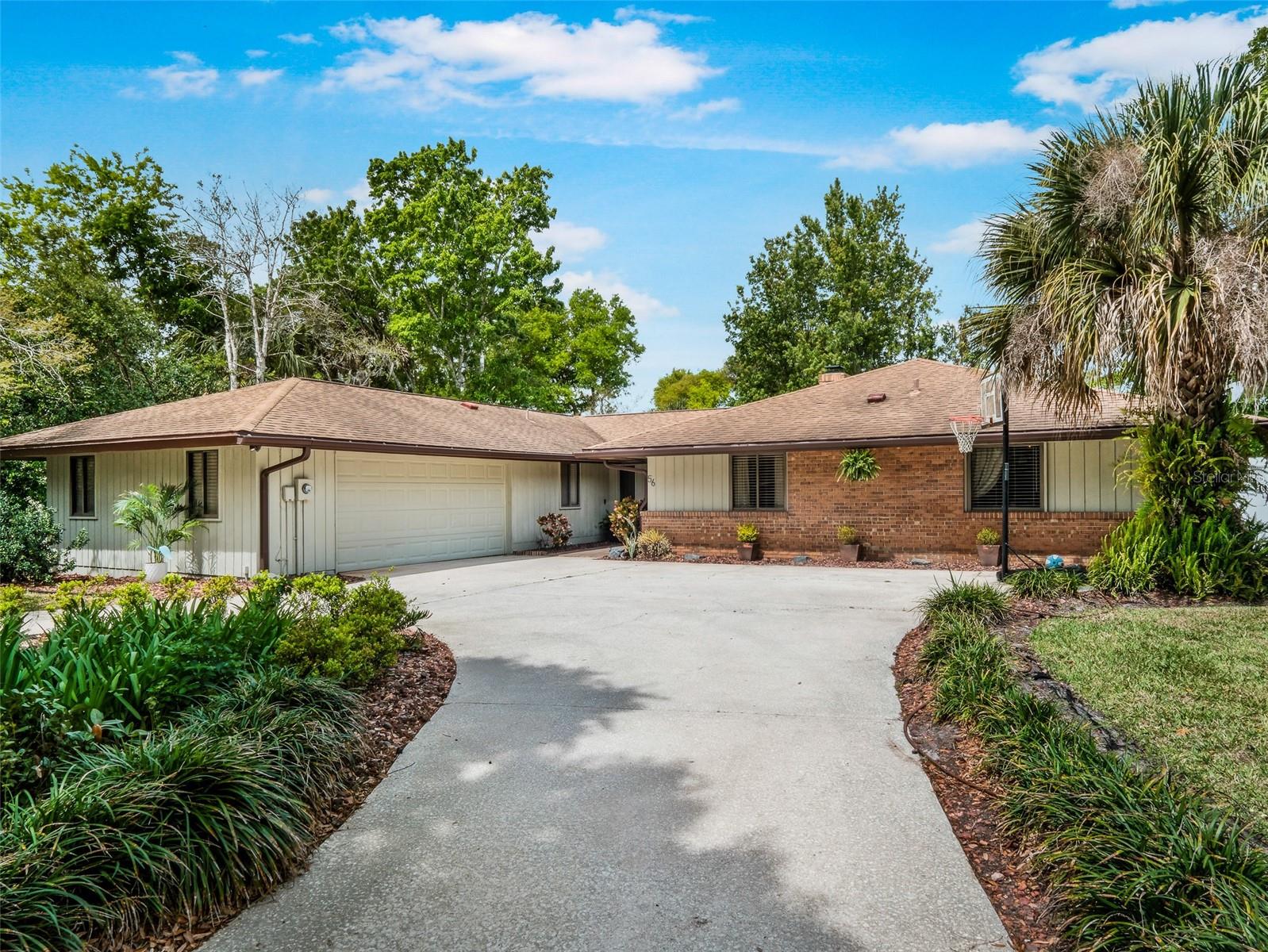 56 Live Oak Ln Property Photo 1