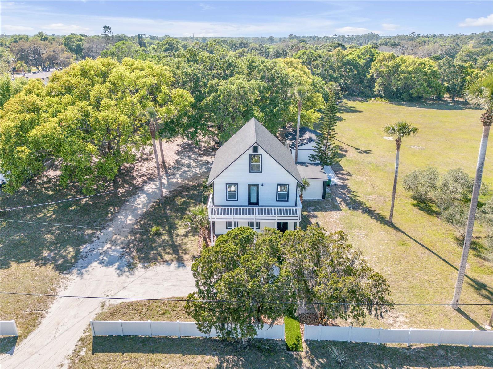 182 Howes St Property Photo