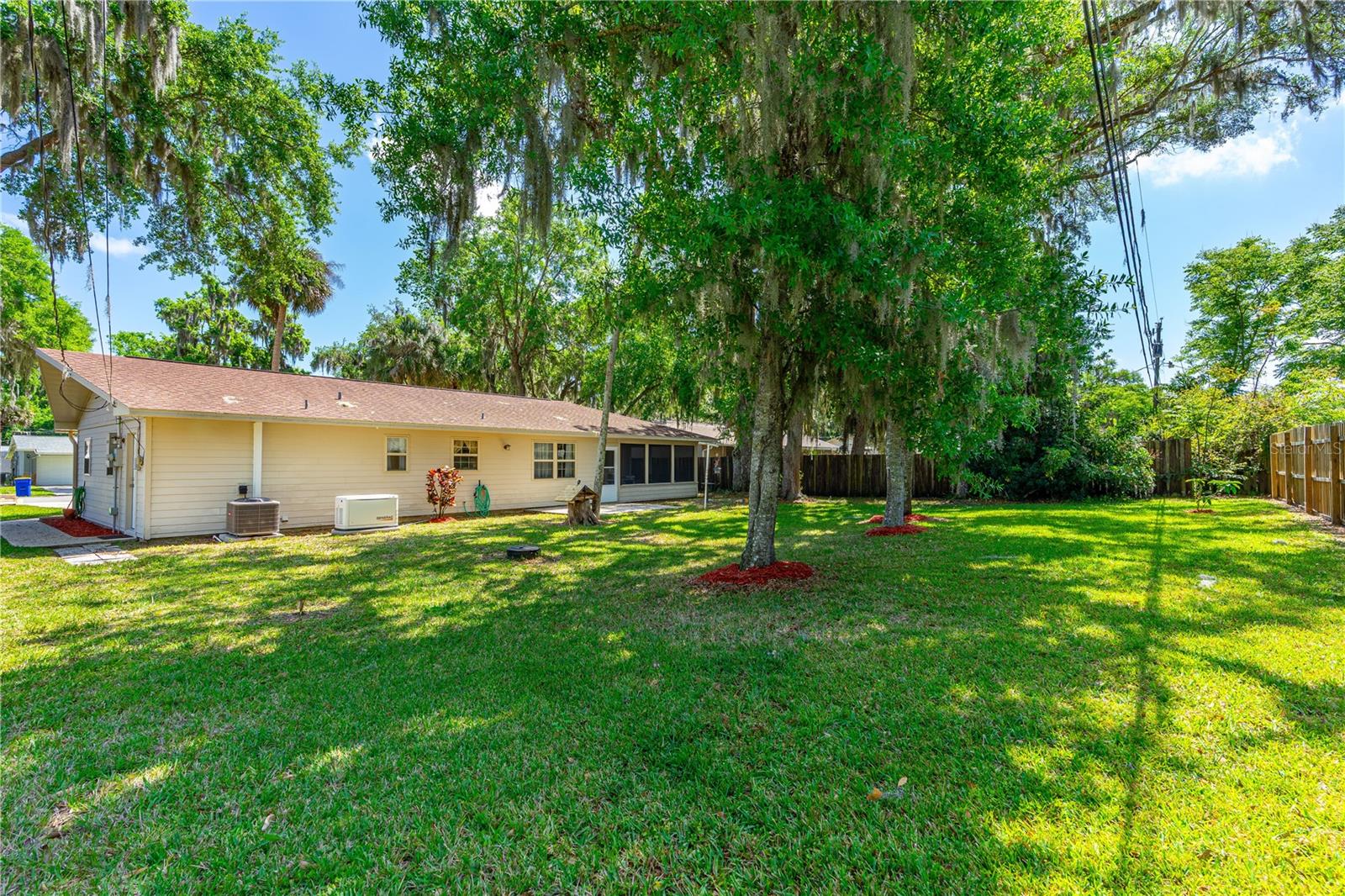 3016 Mango Tree Dr Property Photo 3