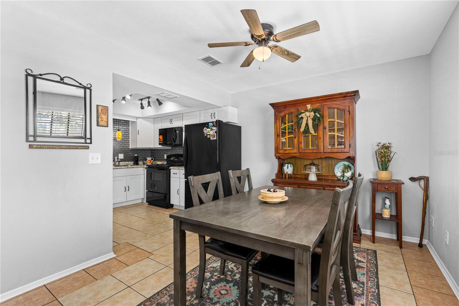 411 Sea Gull Ct Property Photo 17