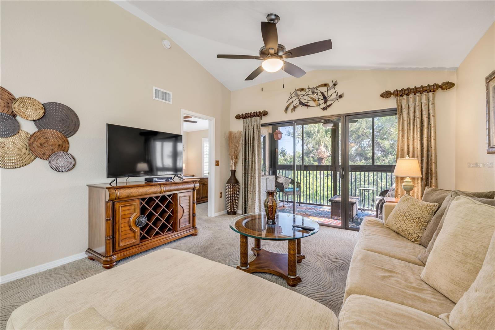 402 Bouchelle Dr #206 Property Photo 5