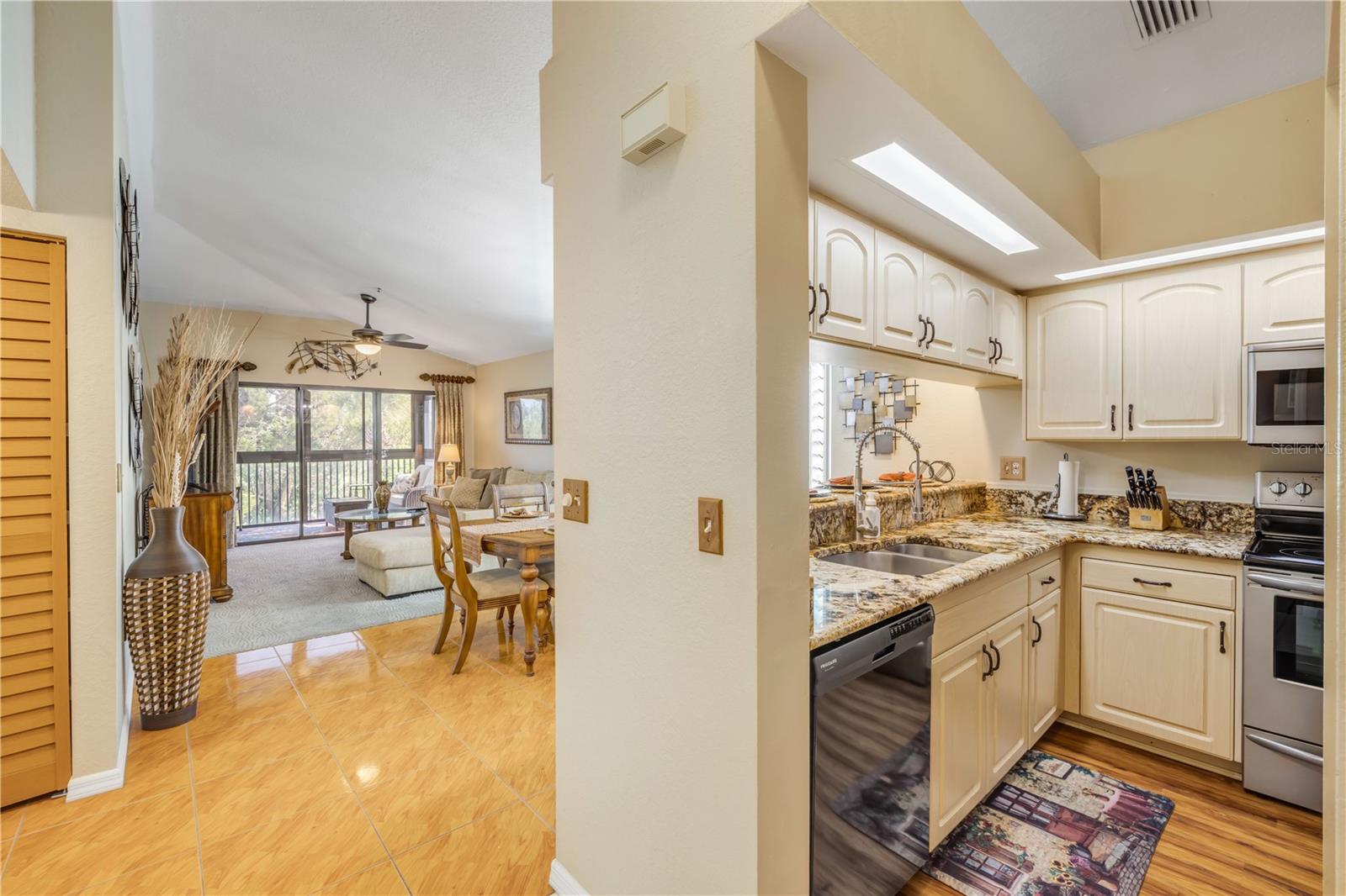 402 Bouchelle Dr #206 Property Photo 11