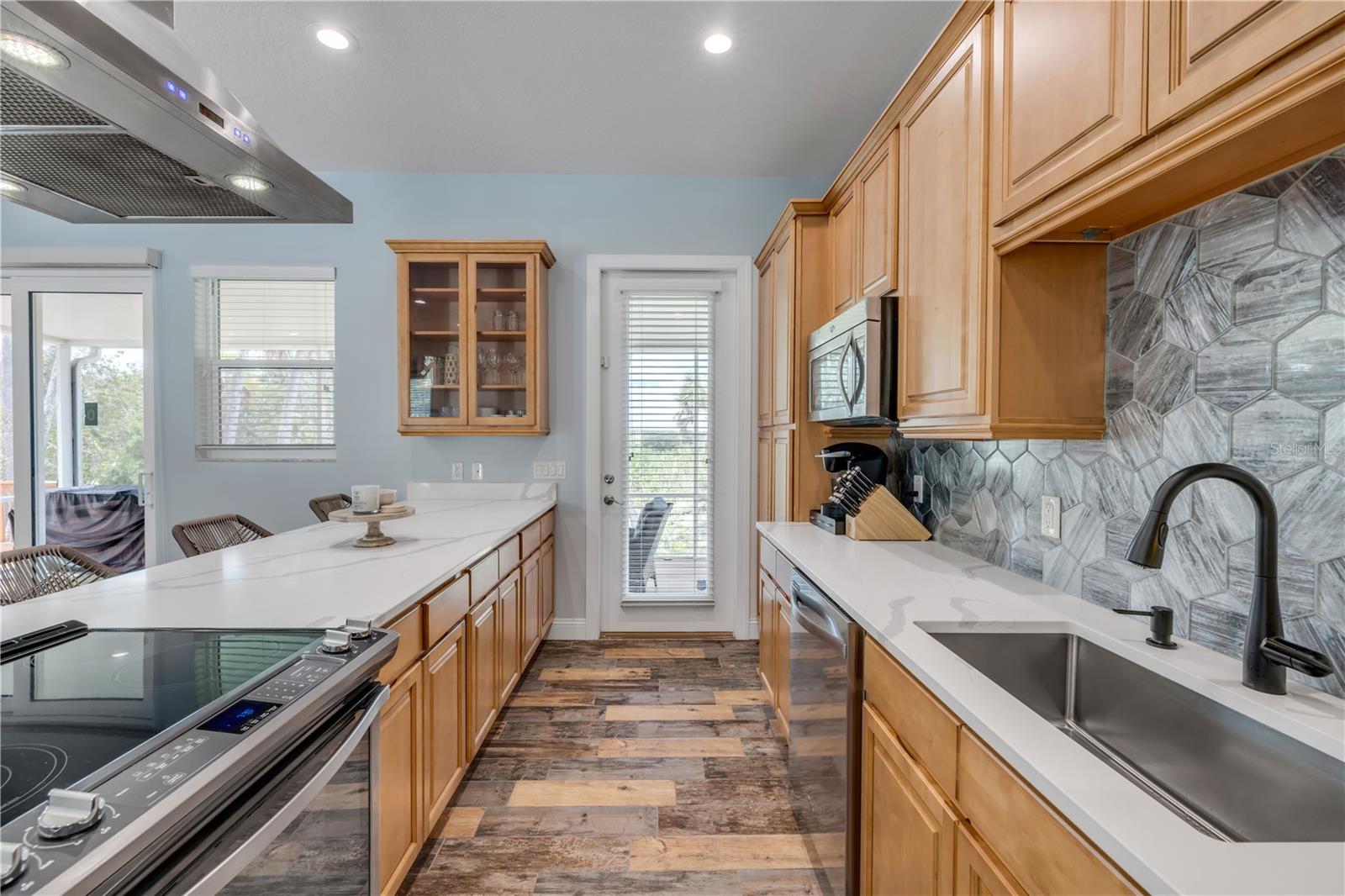 1804 Saxon Dr Property Photo 18