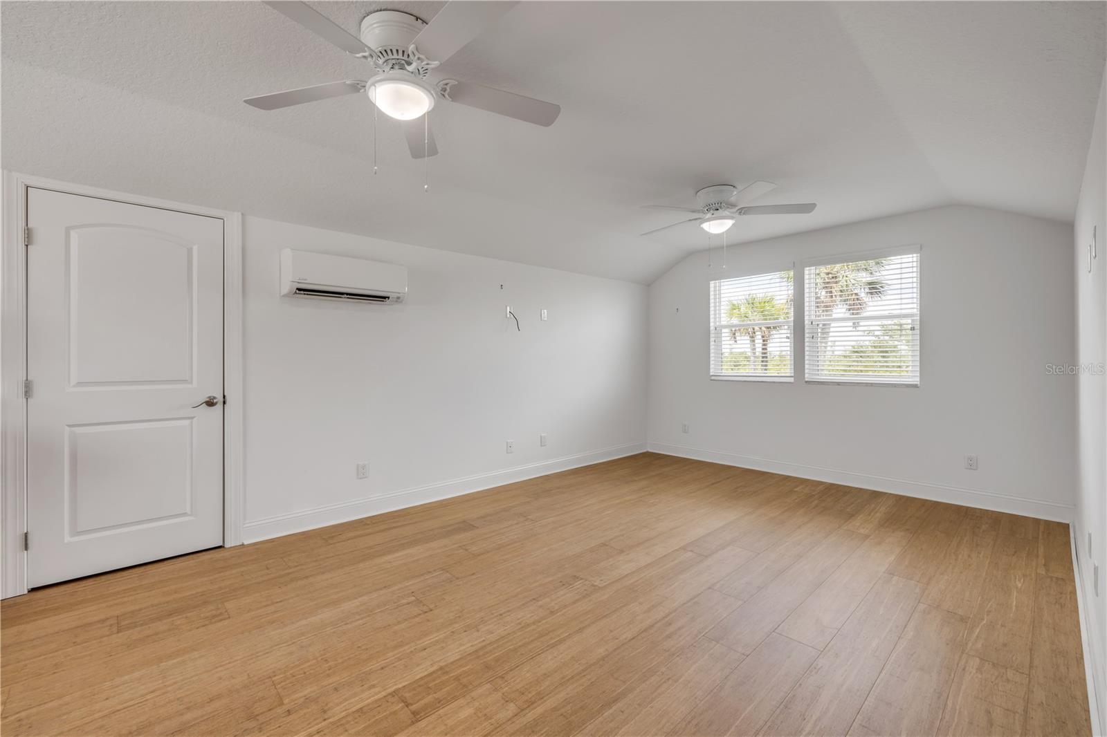 1804 Saxon Dr Property Photo 40