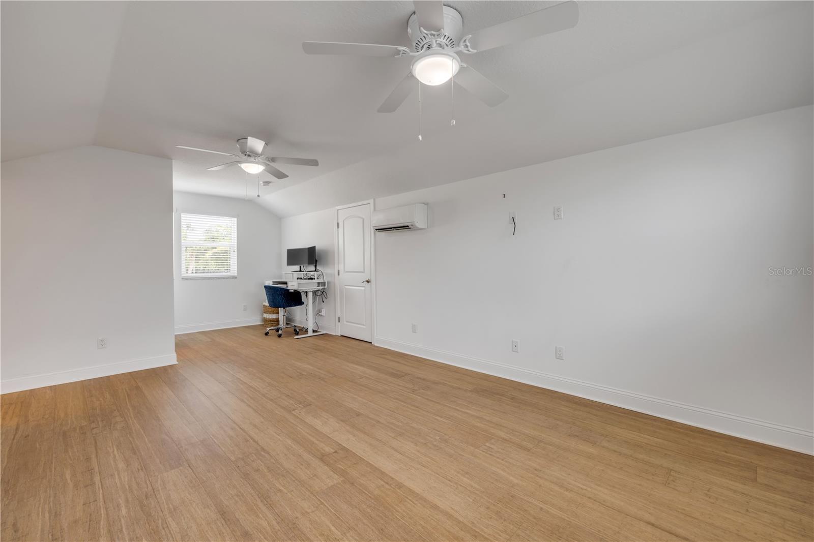 1804 Saxon Dr Property Photo 43