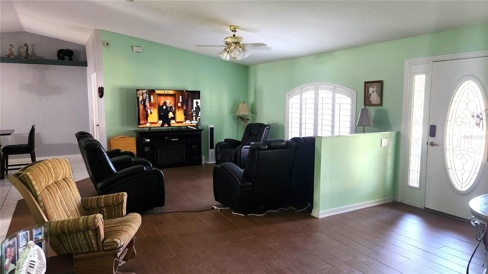2530 Tamarind Dr Property Photo 5
