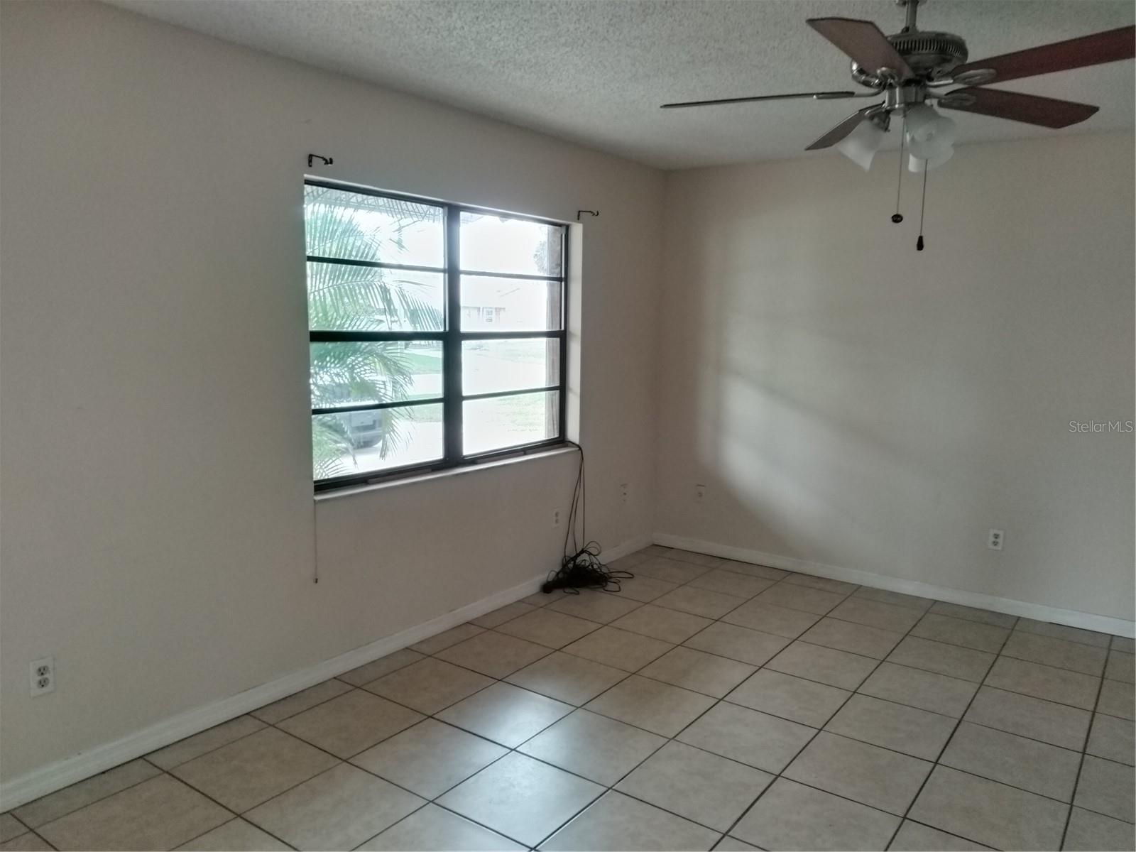214 Lone Pine Dr Property Photo 2