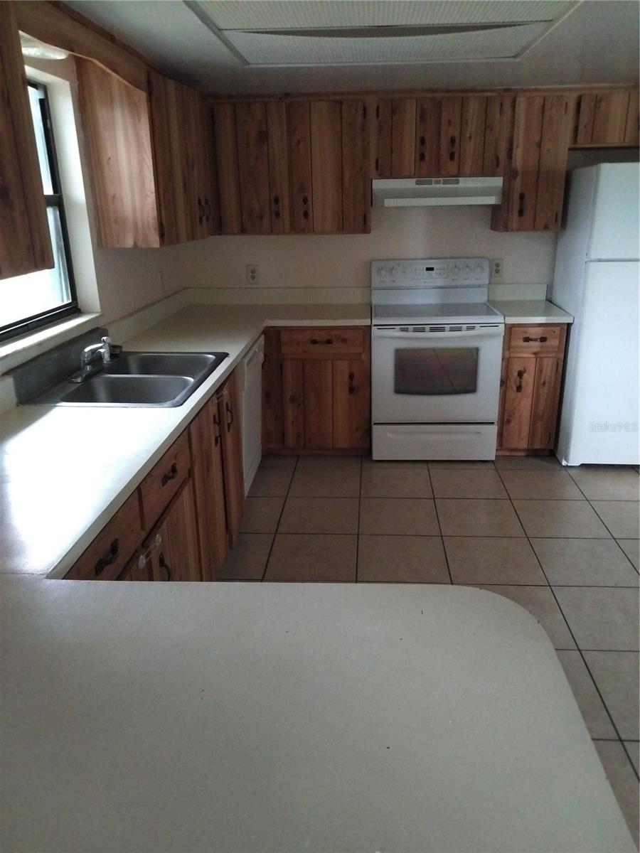 214 Lone Pine Dr Property Photo 3