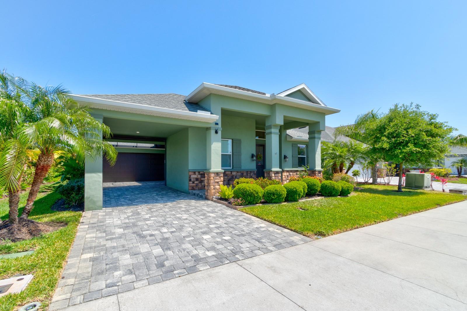 3021 King Palm Dr Property Photo 1