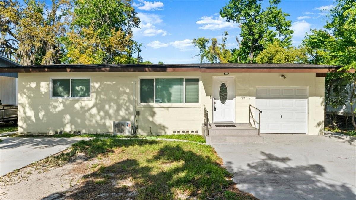557 Berkshire Rd Property Photo