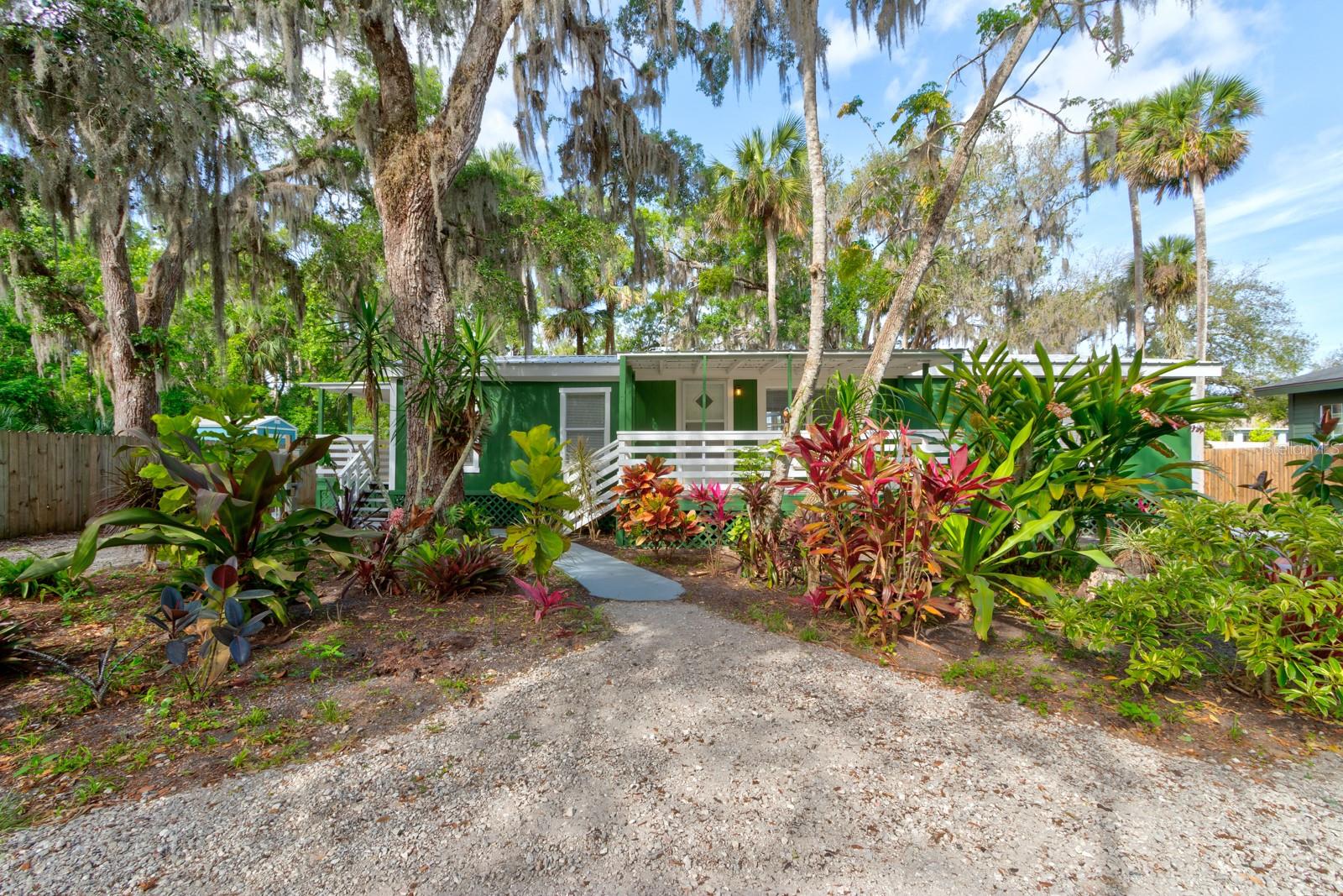 1774 Elizabeth St Property Photo