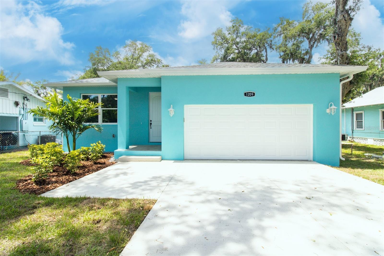 1209 Palmetto St Property Photo 1