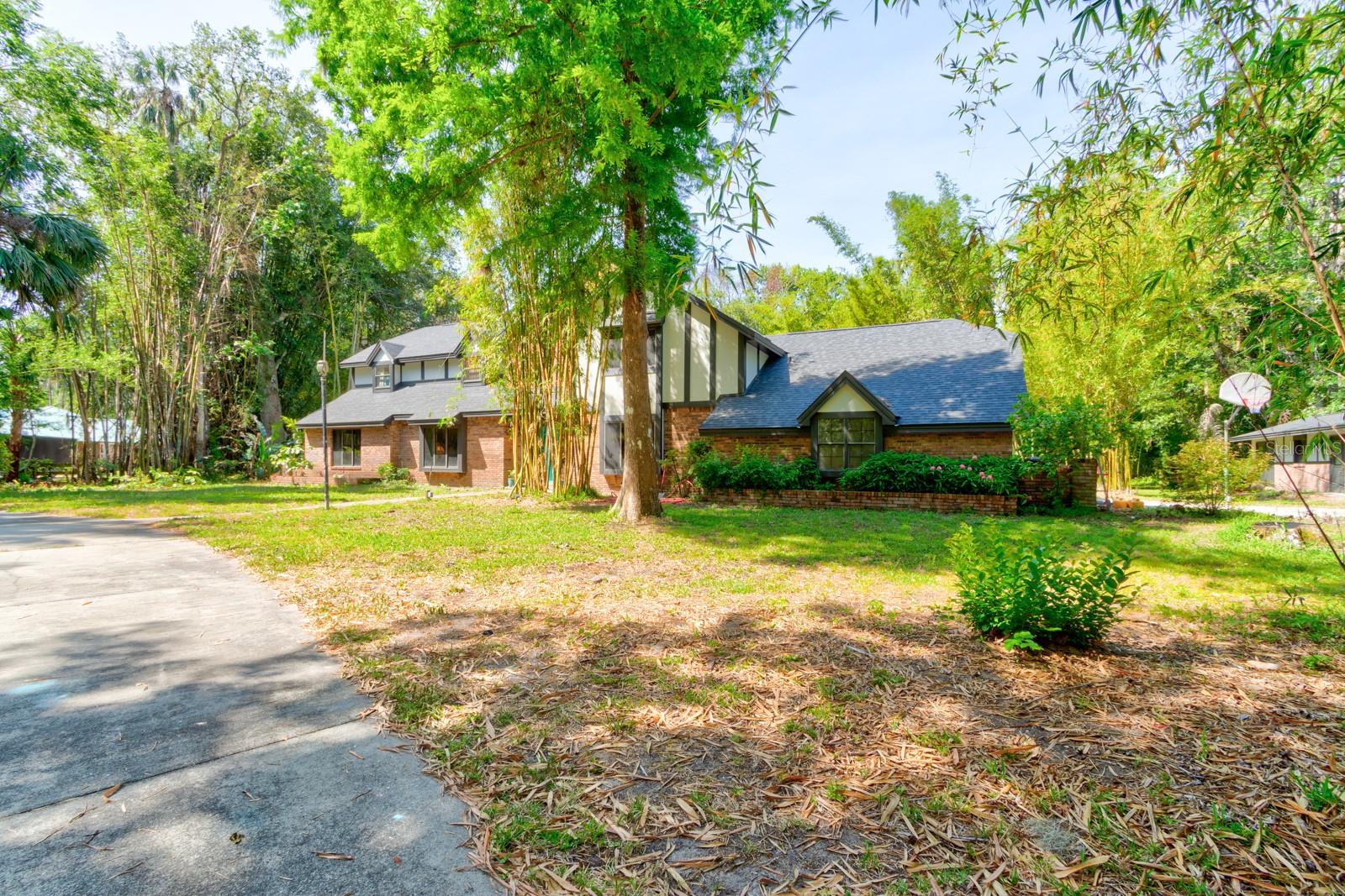 706 S Timberlane Dr Property Photo 1