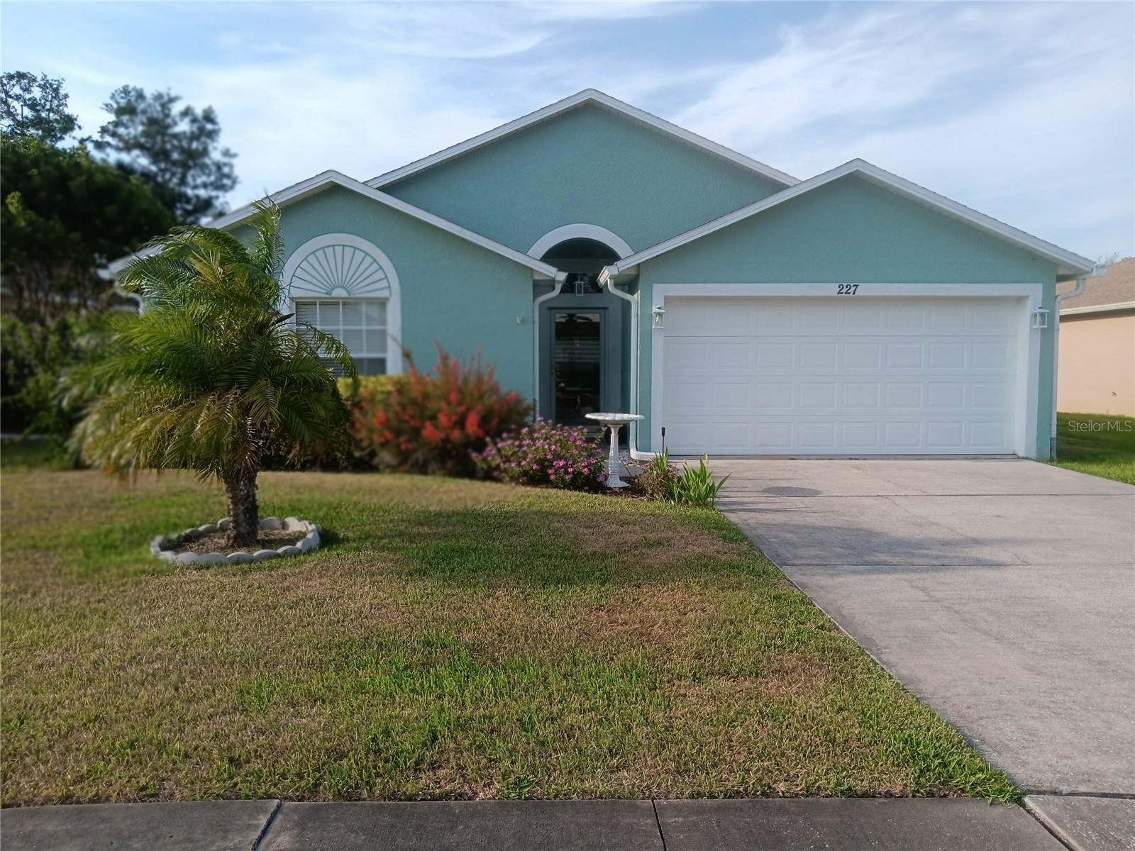 227 Two Oaks Dr Property Photo