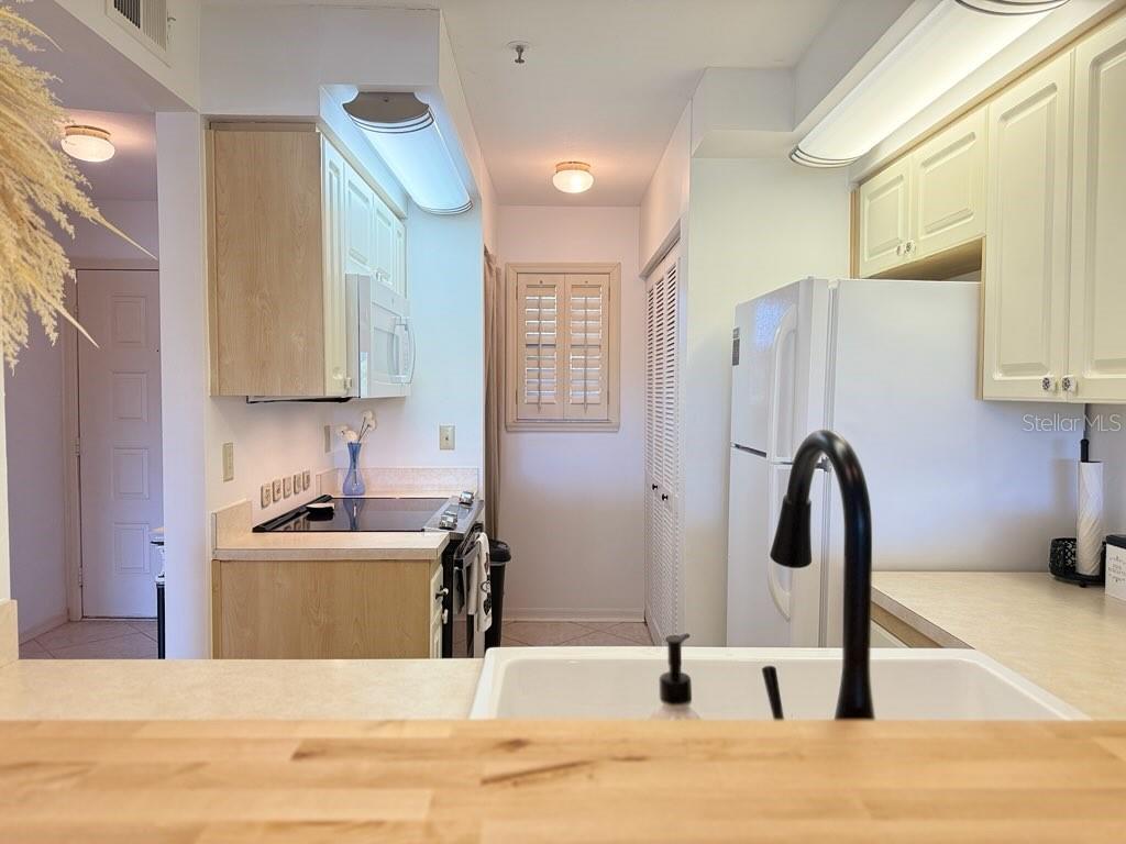460 Bouchelle Dr #104 Property Photo 16