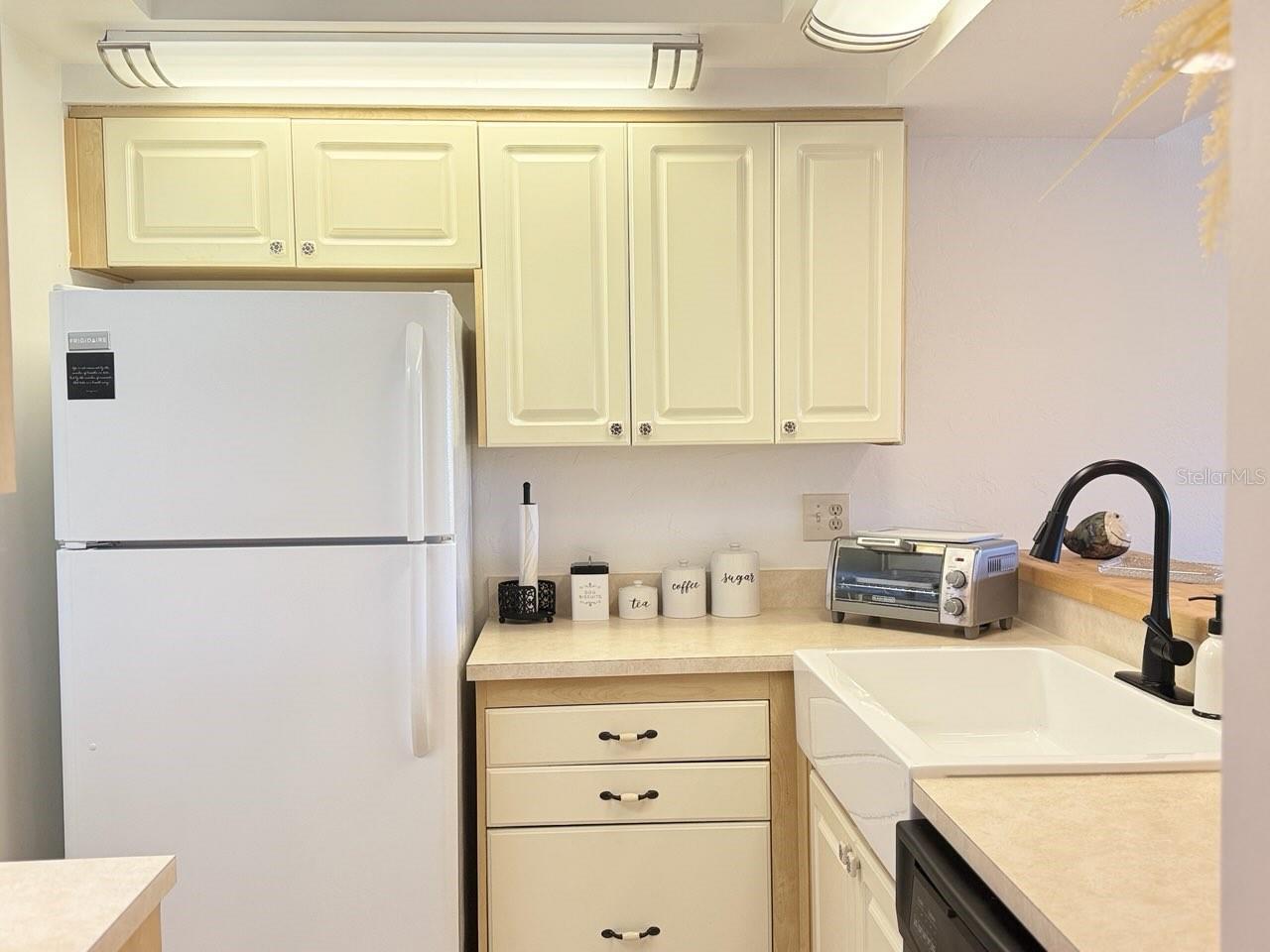 460 Bouchelle Dr #104 Property Photo 17