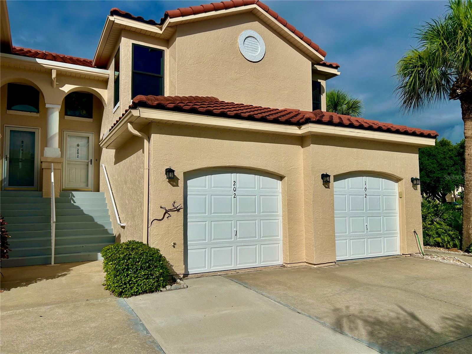 439 Bouchelle Dr #202 Property Photo 1