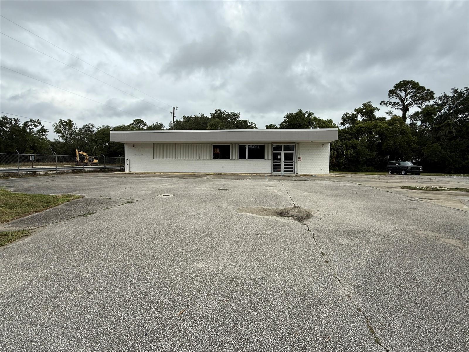 2153 State Road 44 Property Photo 1