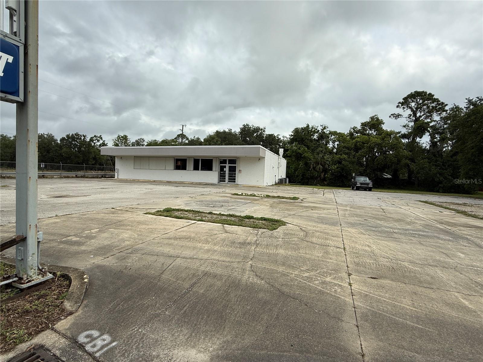 2153 State Road 44 Property Photo 4