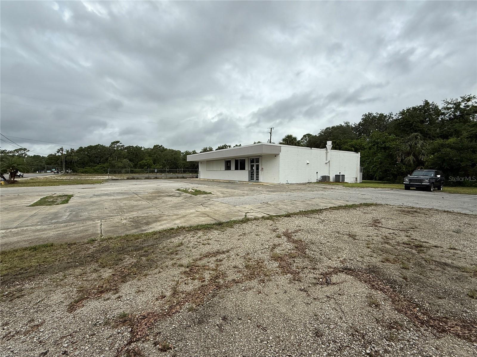 2153 State Road 44 Property Photo 5