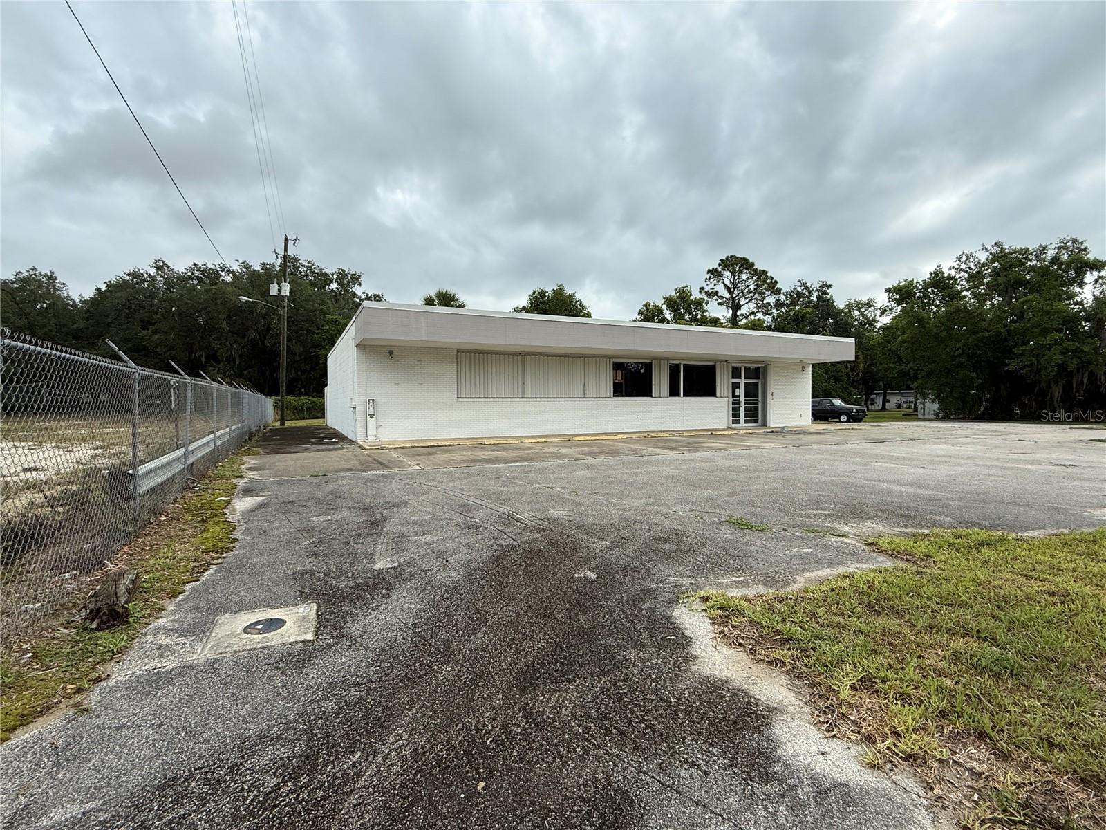 2153 State Road 44 Property Photo 6