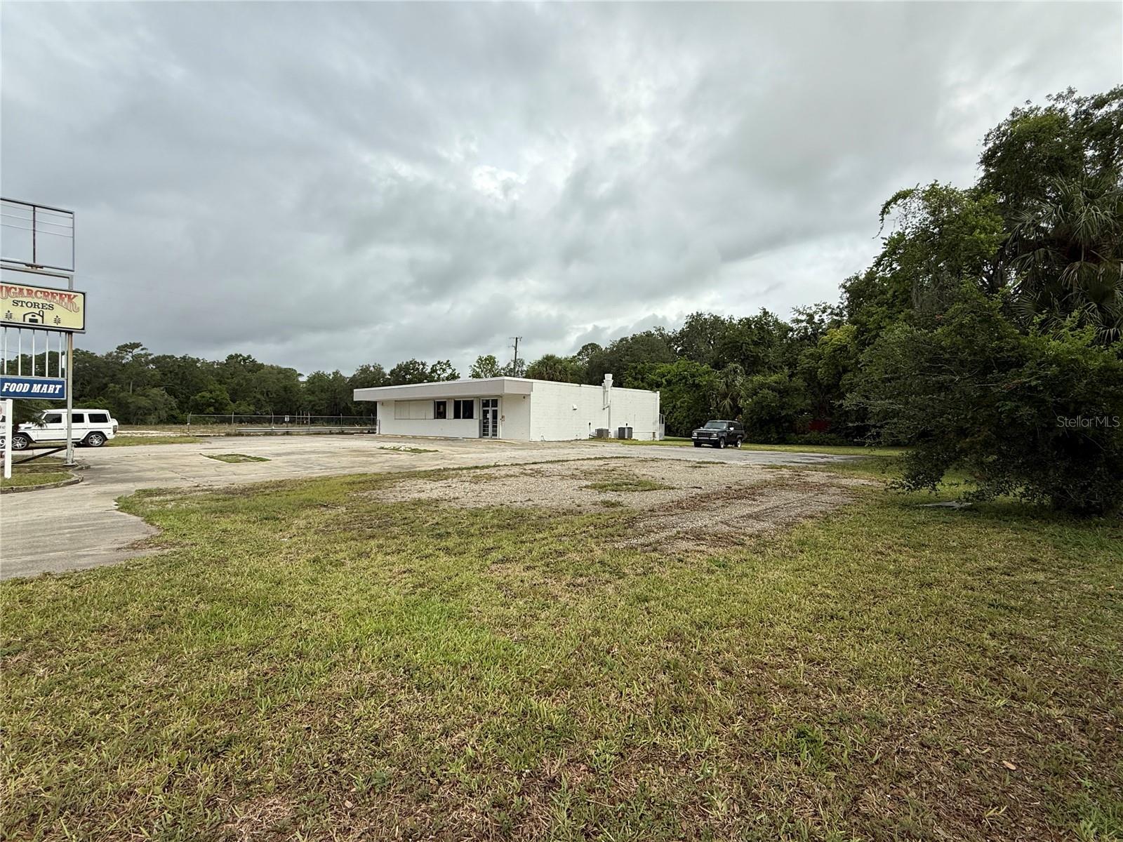 2153 State Road 44 Property Photo 11