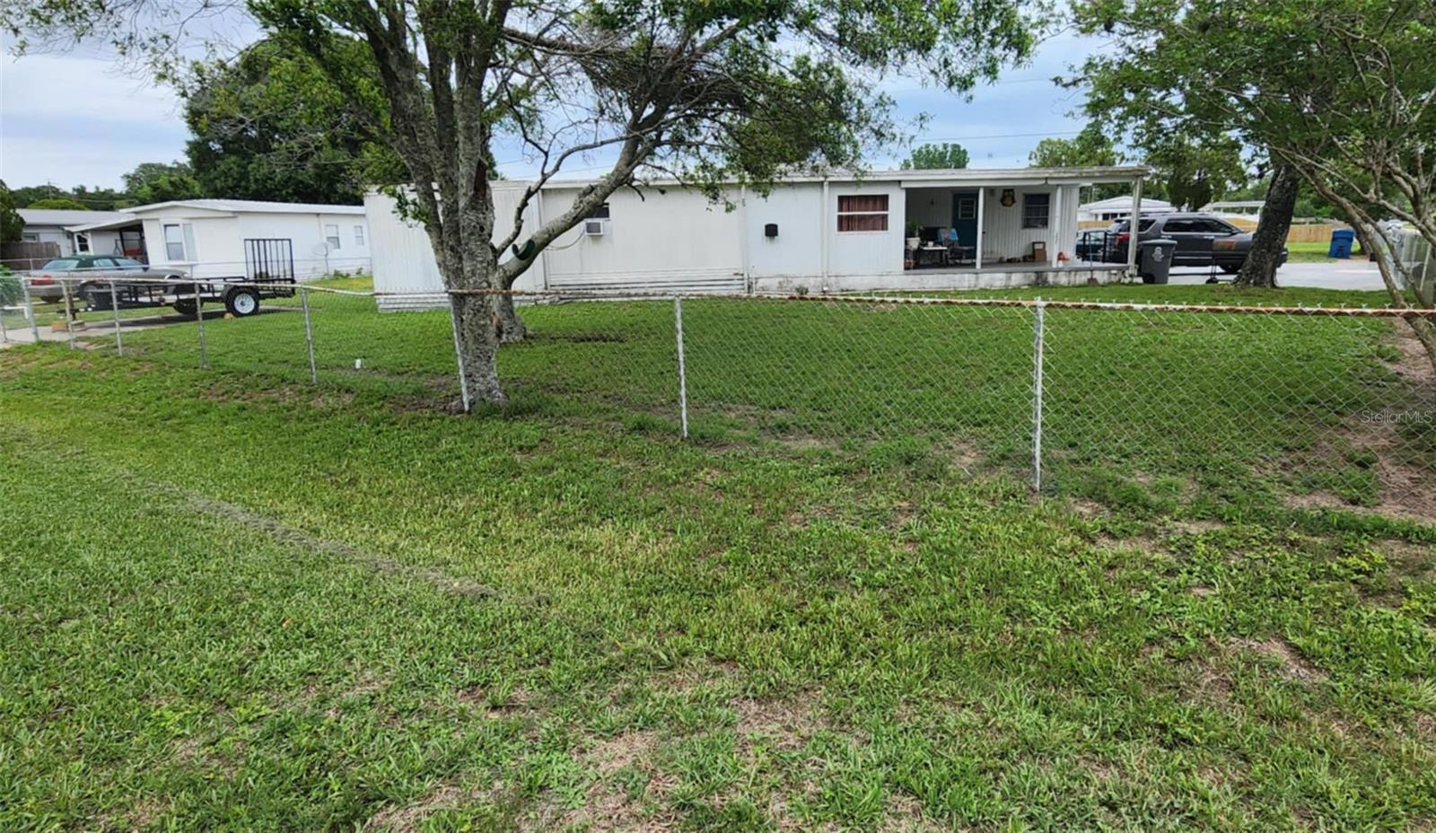 160 Center St Property Photo 1