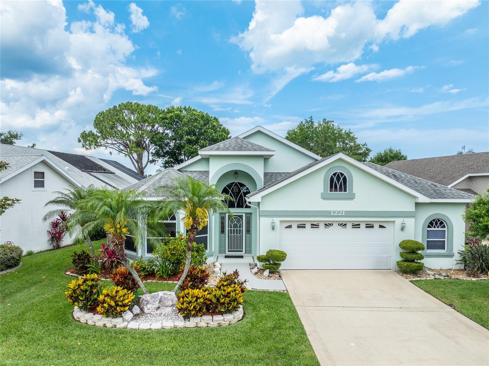 1221 Siesta Key Cir Property Photo 1