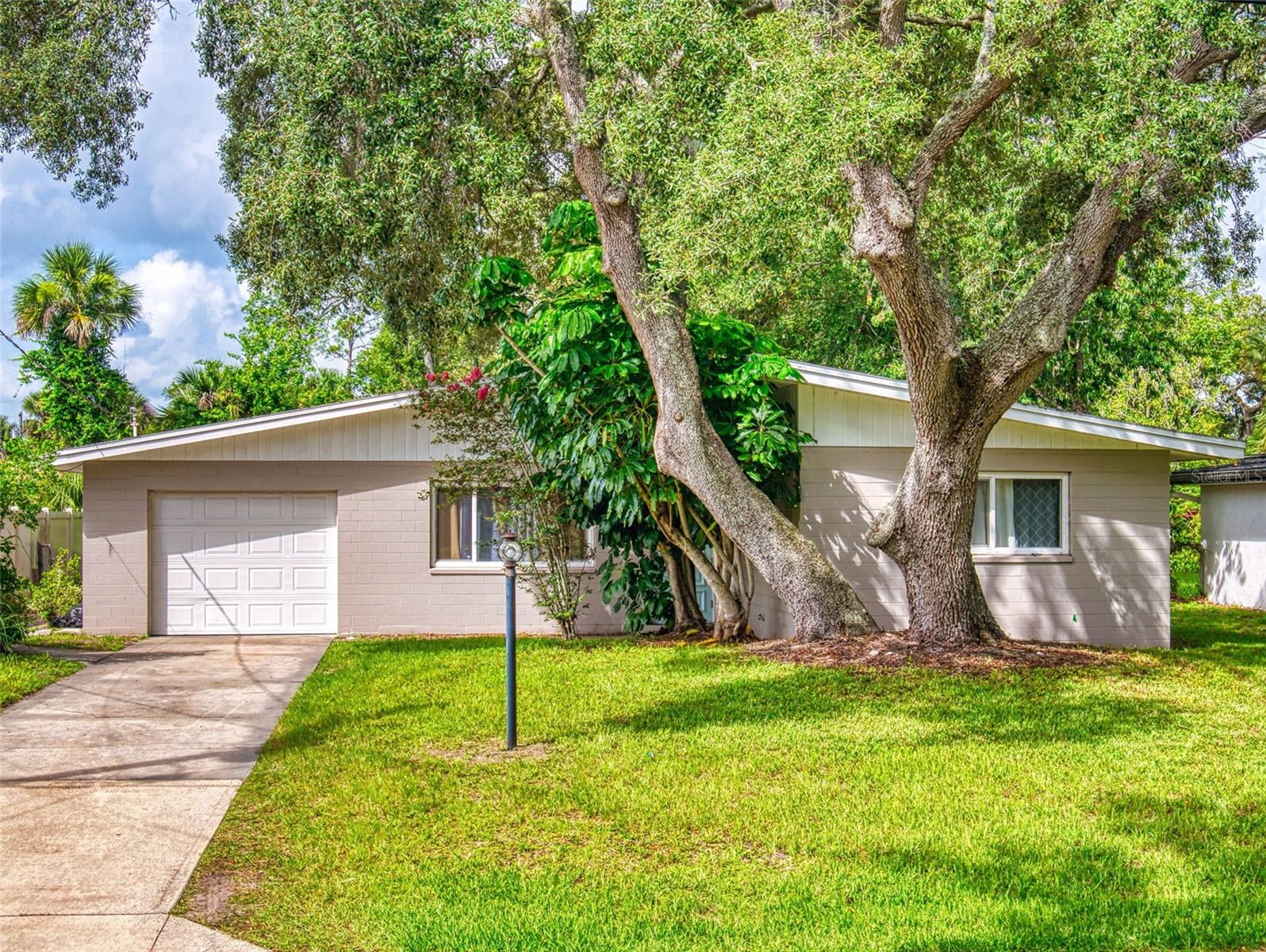 5476 W Bayshore Dr Property Photo 1