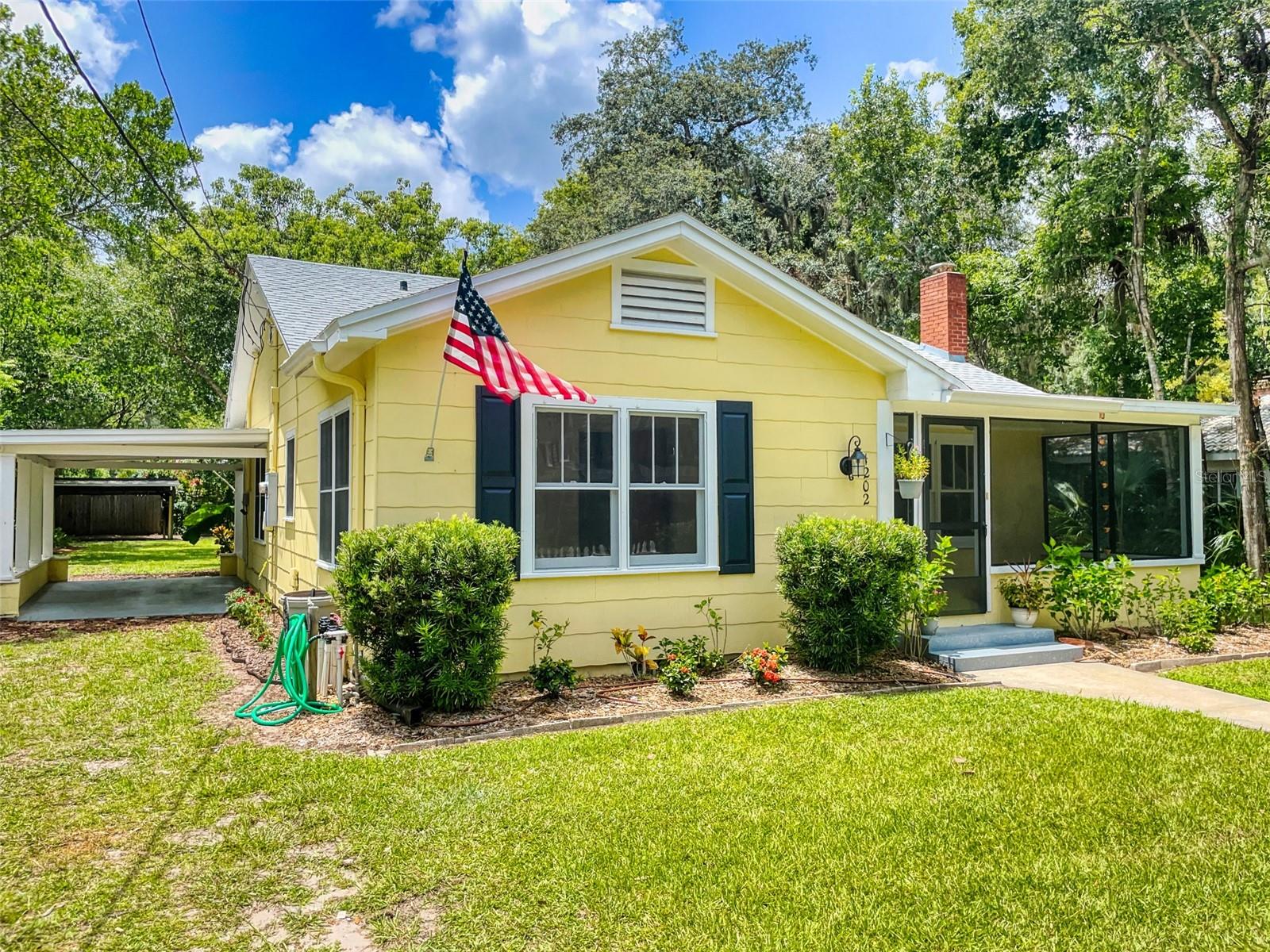 1202 Magnolia St Property Photo 1