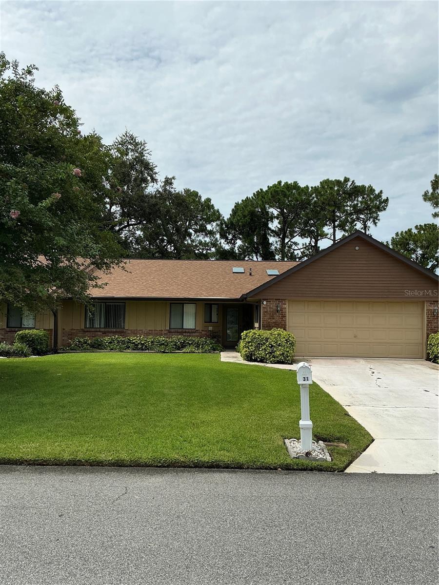 31 Lake Fairgreen Cir Property Photo 1