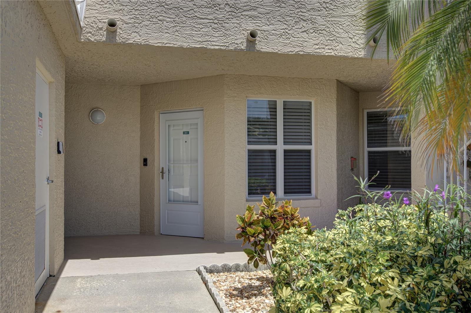 432 Bouchelle Dr #103 Property Photo 1