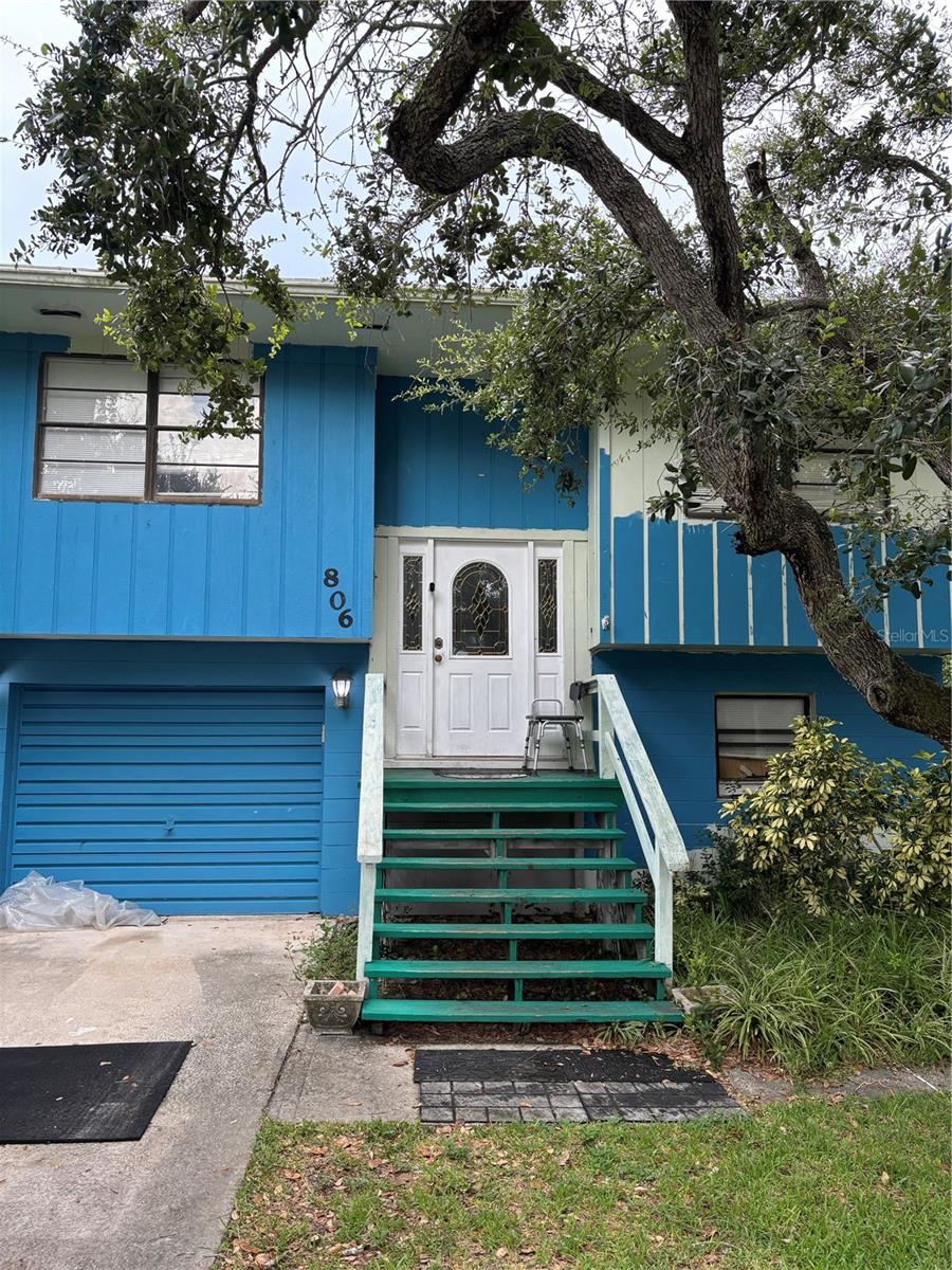 806 Oakwood Ave Property Photo 1