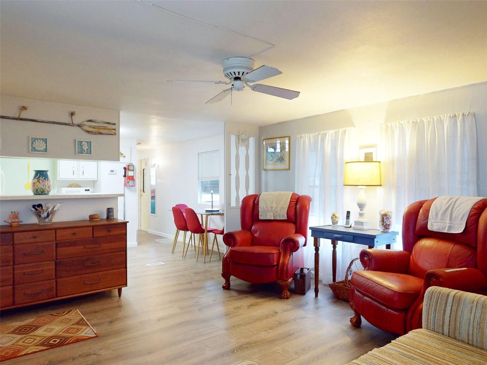 2201 S Ridgewood Ave #8 Property Photo 6