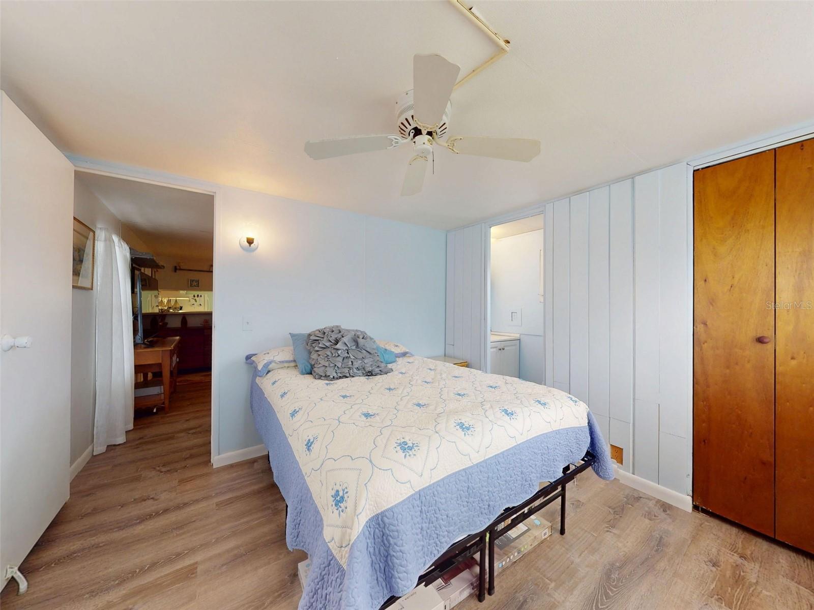 2201 S Ridgewood Ave #8 Property Photo 10