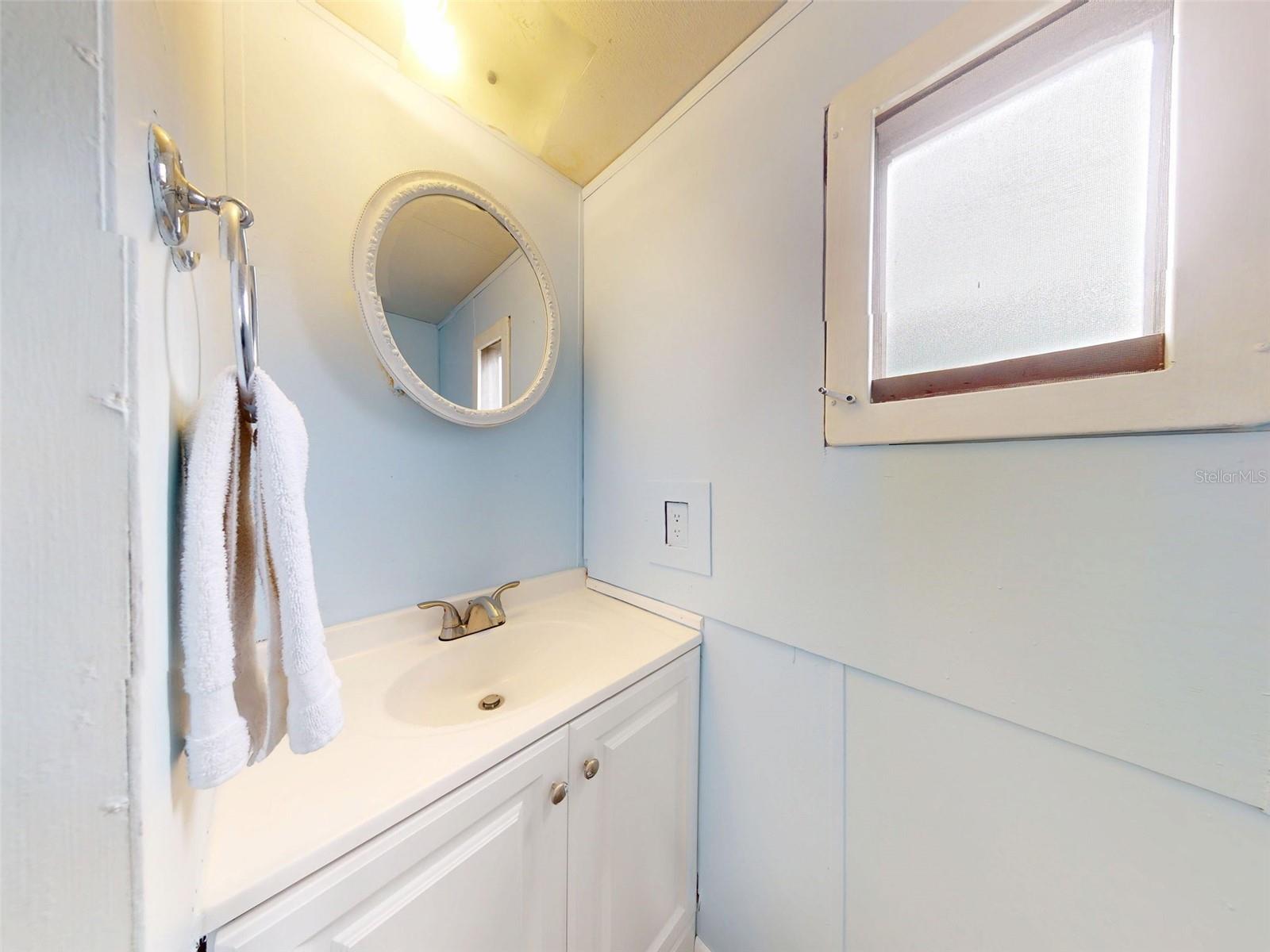 2201 S Ridgewood Ave #8 Property Photo 13