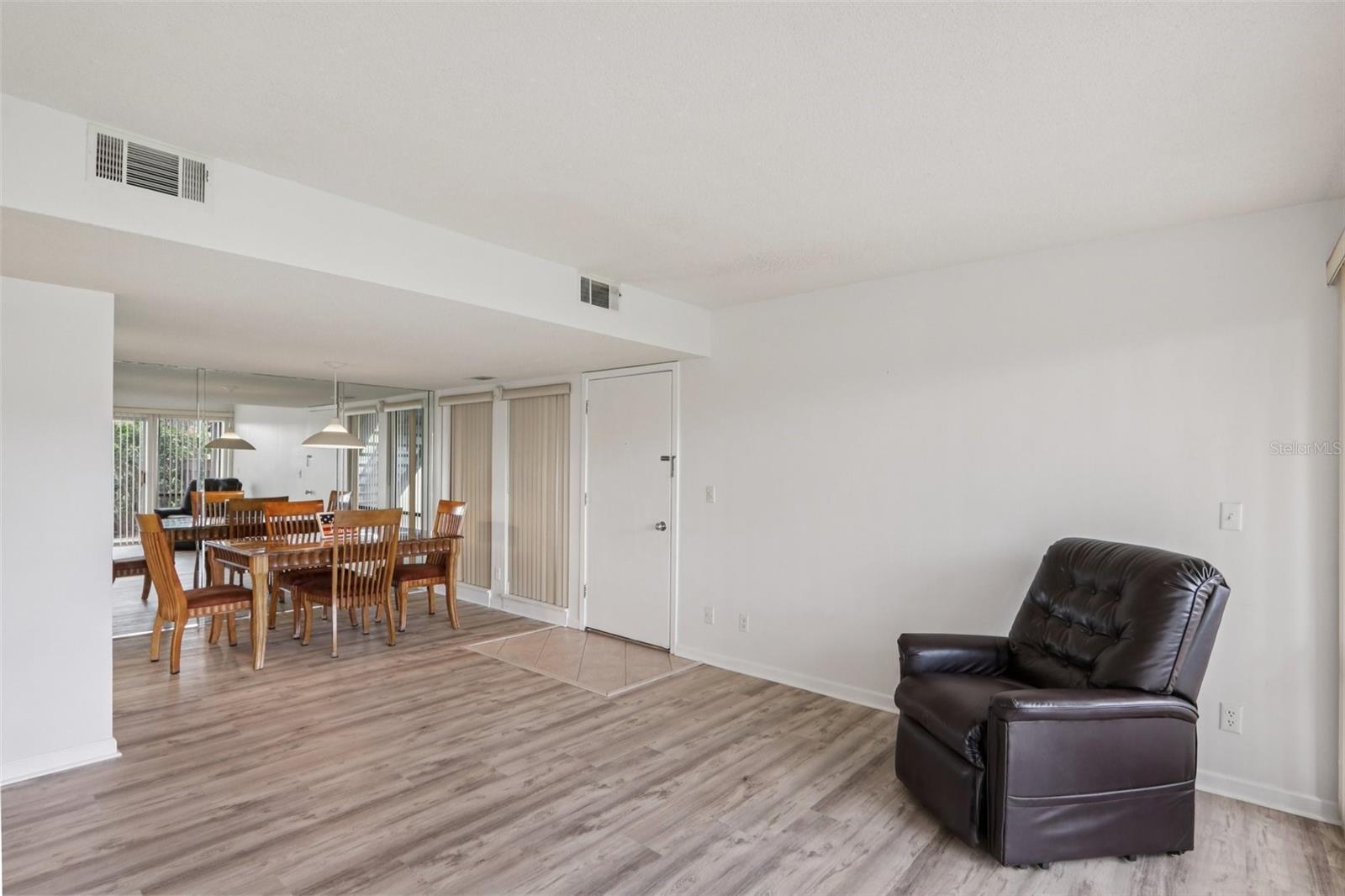 46 Club House Dr #108 Property Photo 16