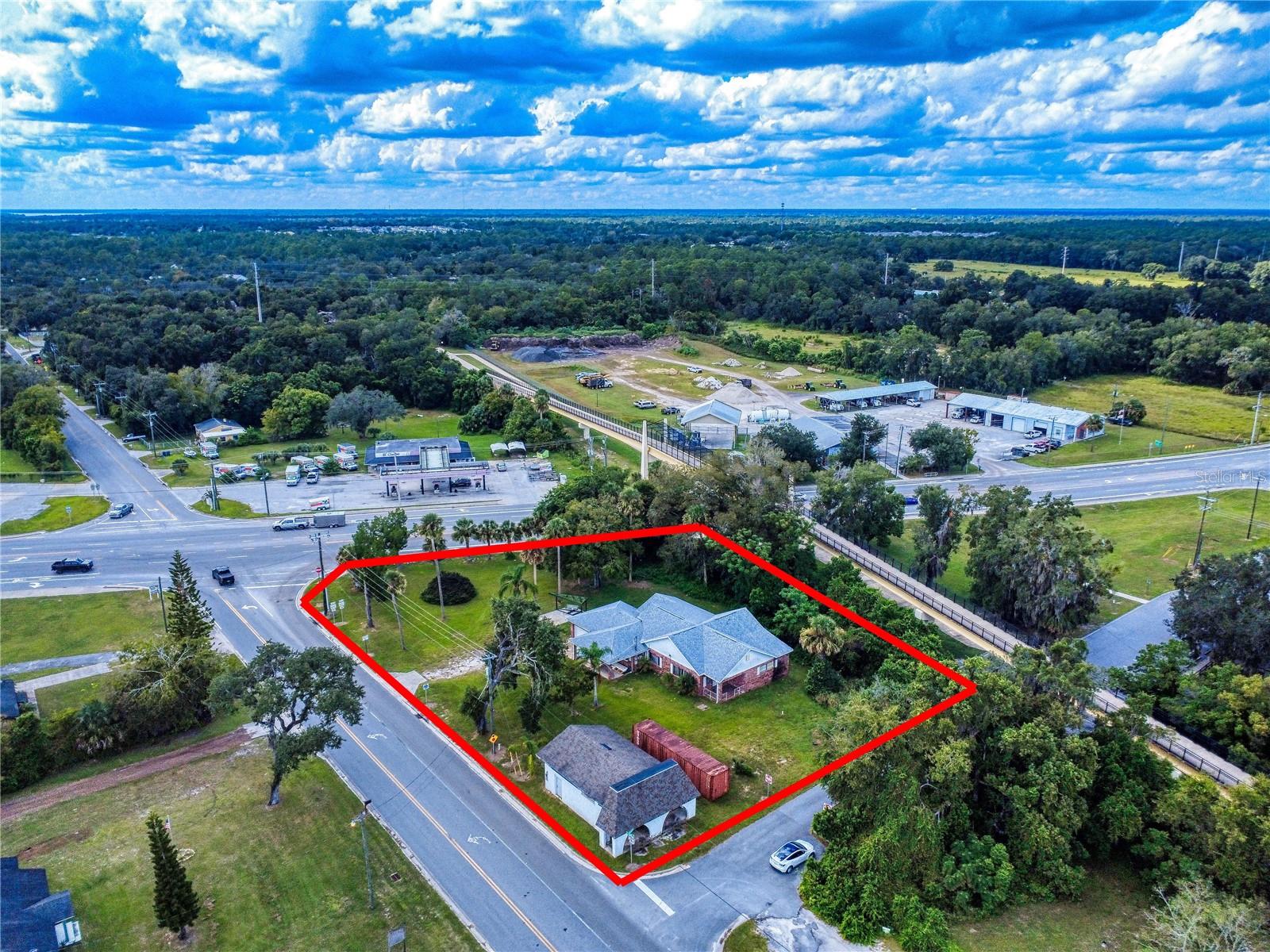 120 Railroad Ave Property Photo 8