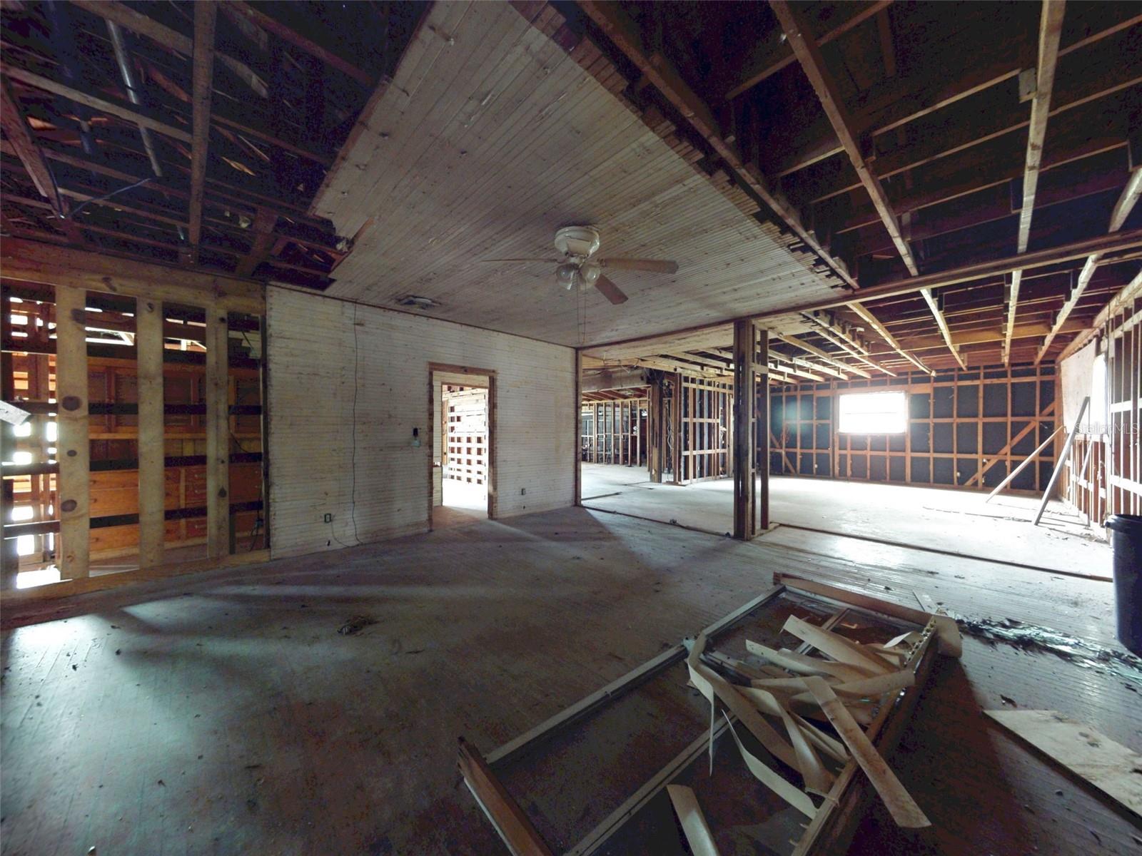 120 Railroad Ave Property Photo 17