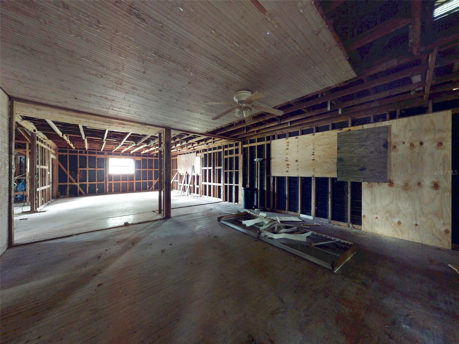 120 Railroad Ave Property Photo 18