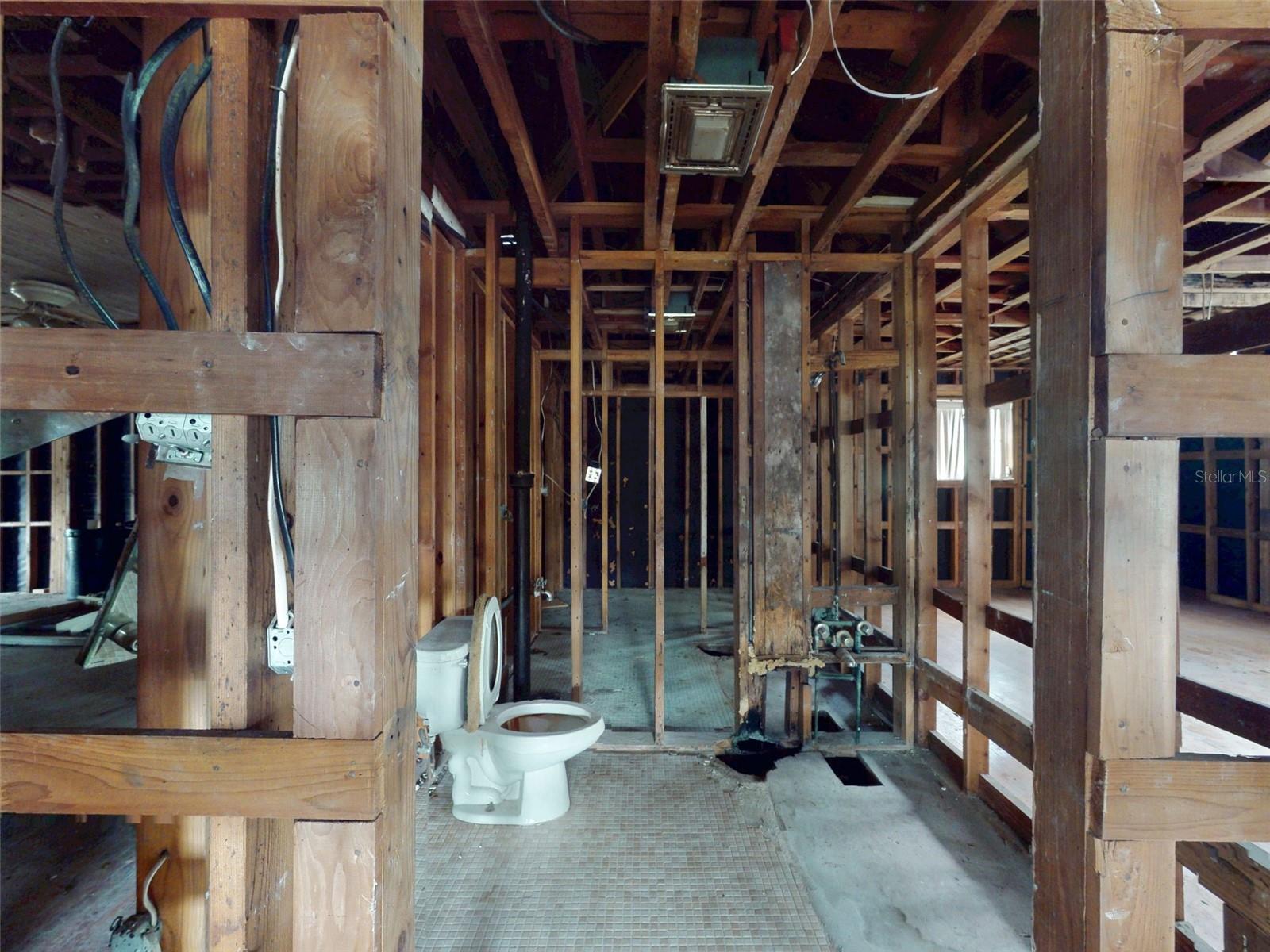 120 Railroad Ave Property Photo 22