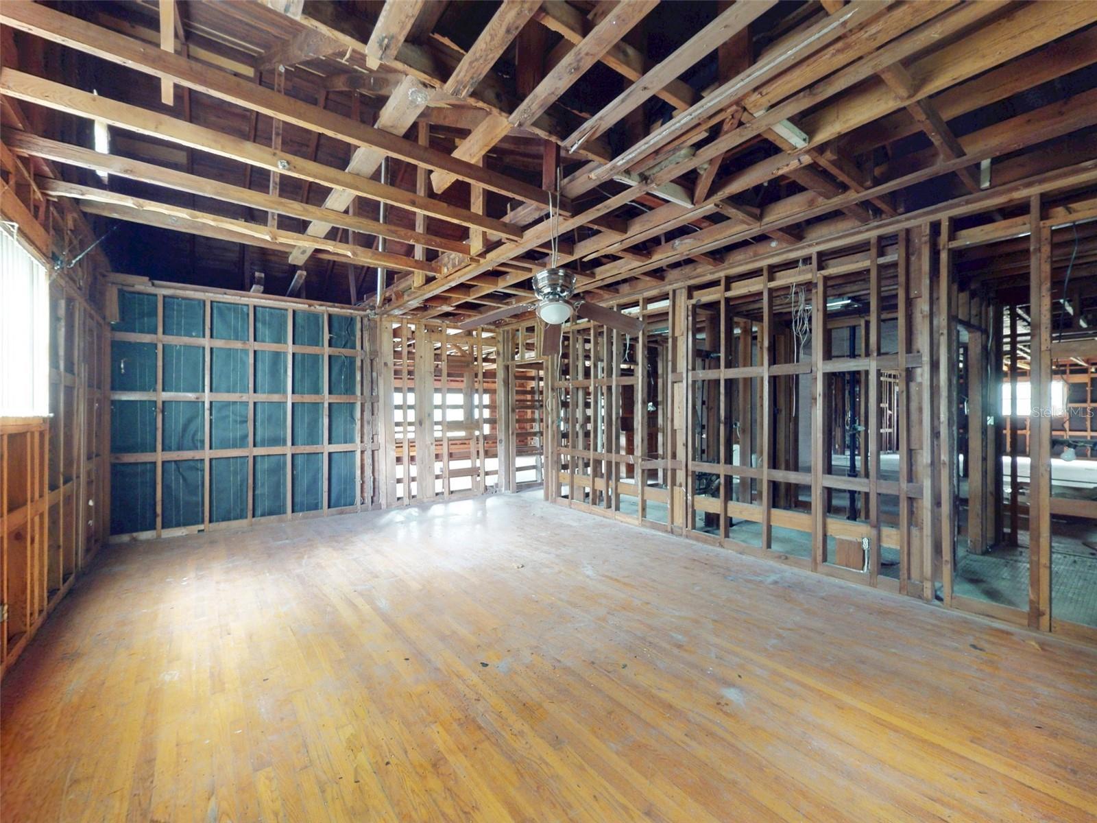 120 Railroad Ave Property Photo 25