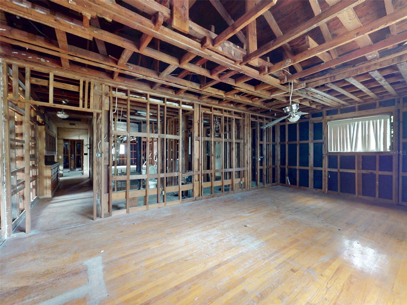 120 Railroad Ave Property Photo 26