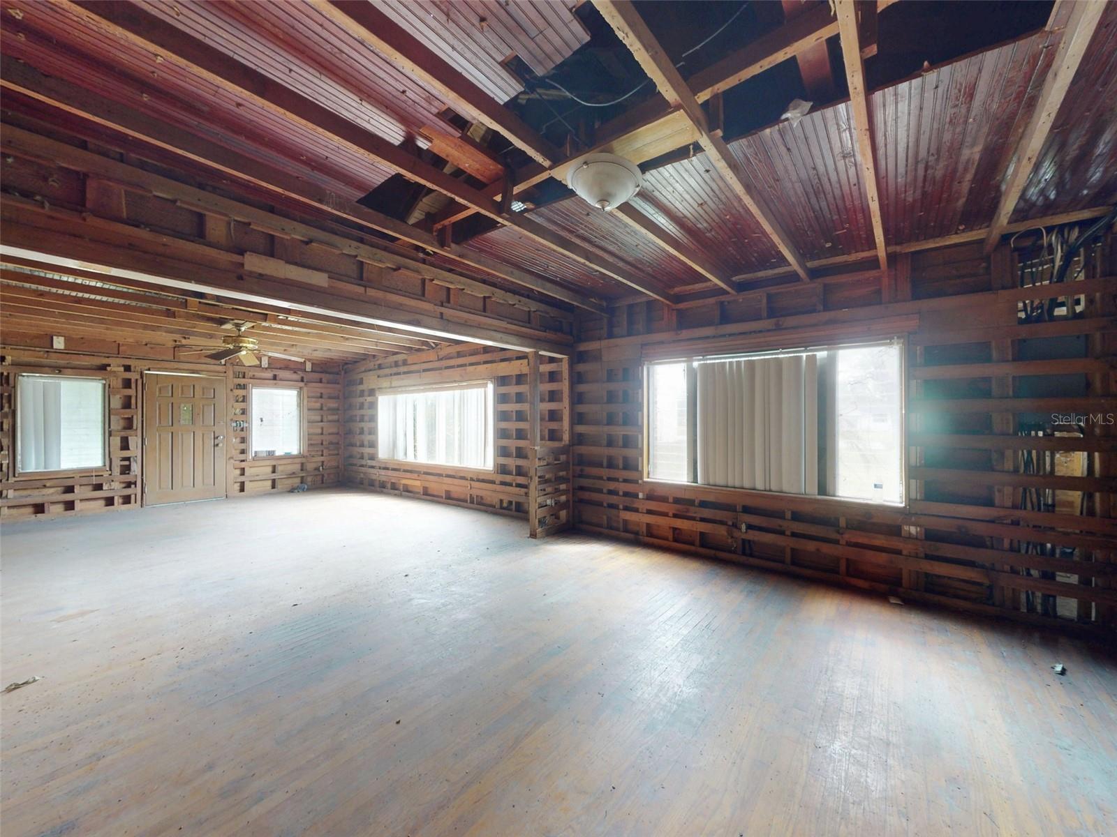 120 Railroad Ave Property Photo 29