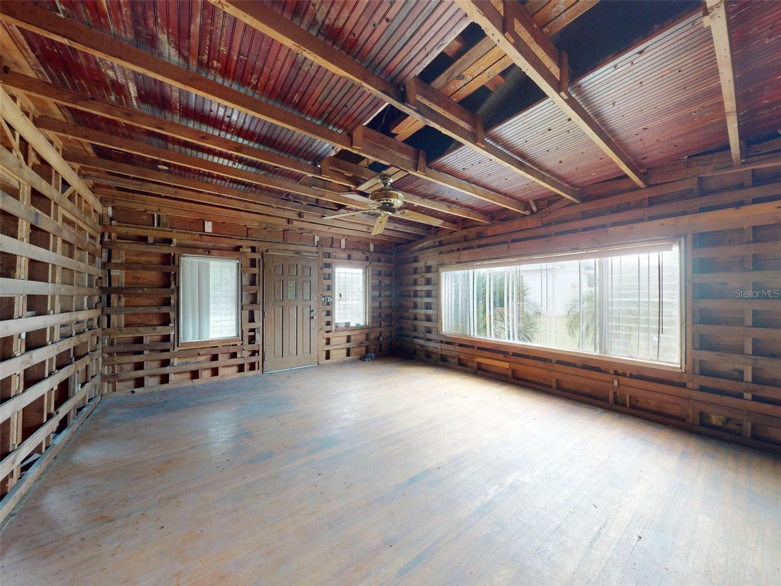 120 Railroad Ave Property Photo 32