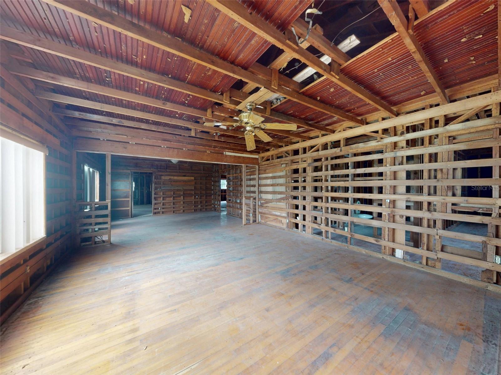 120 Railroad Ave Property Photo 33