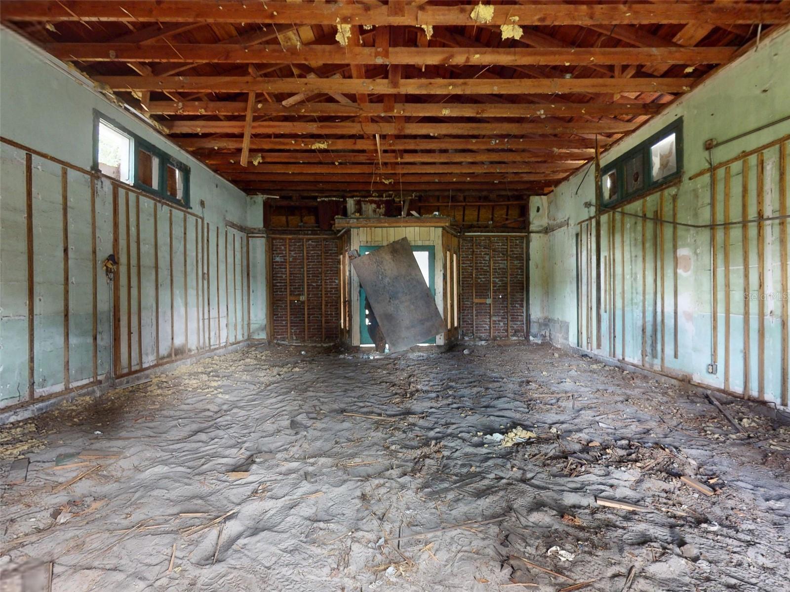 120 Railroad Ave Property Photo 36