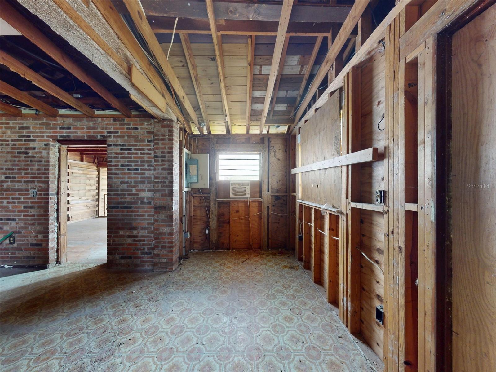 120 Railroad Ave Property Photo 38