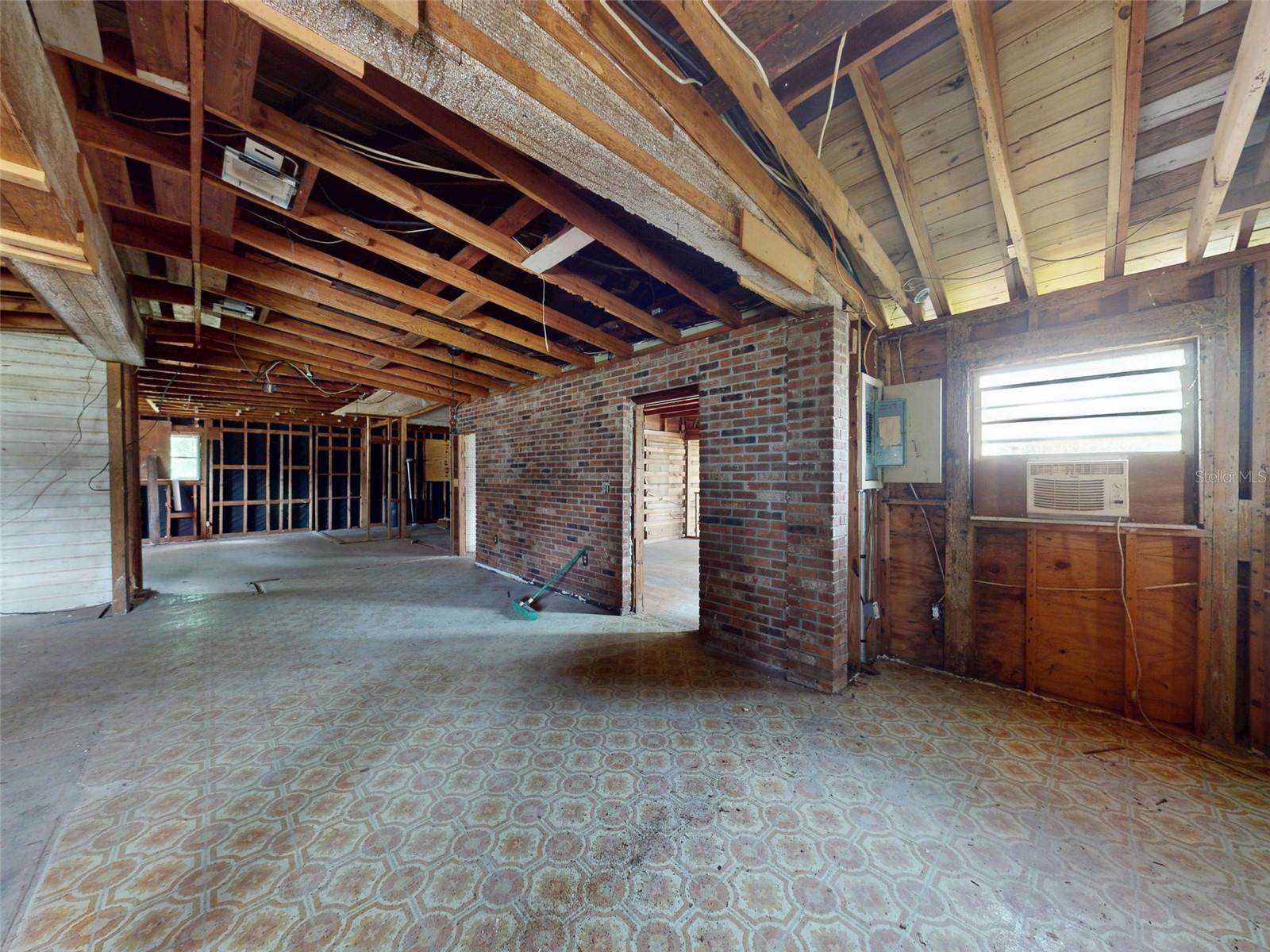 120 Railroad Ave Property Photo 39