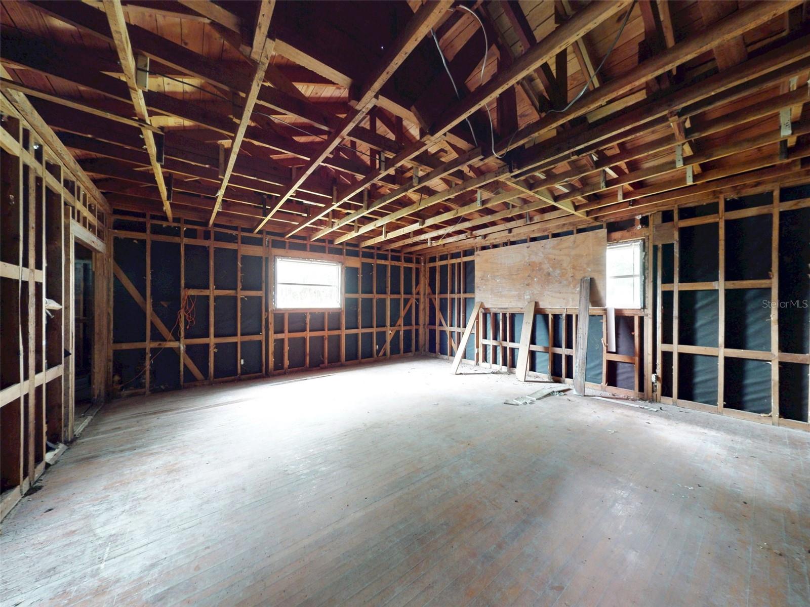 120 Railroad Ave Property Photo 43